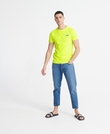 Superdry - Ajuste regular Camiseta en amarillo