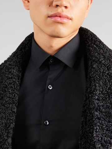 Calvin Klein - Ajuste estrecho Camisa de negocios 'ESNTL' en negro
