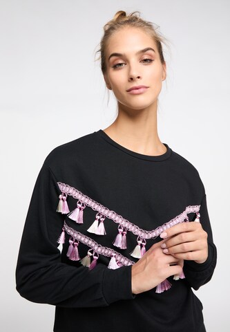 IZIA Sweatshirt in Black