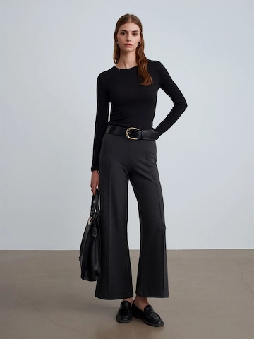 Wide Leg Pantalon Dilvin en gris