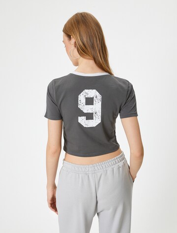 Koton T-Shirt in Grau