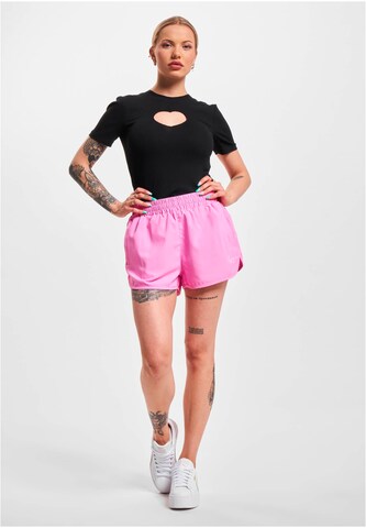 Karl Kani Regular Shorts in Pink