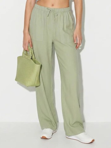 Bianco Lucci Trousers 'Hose' in Green: front