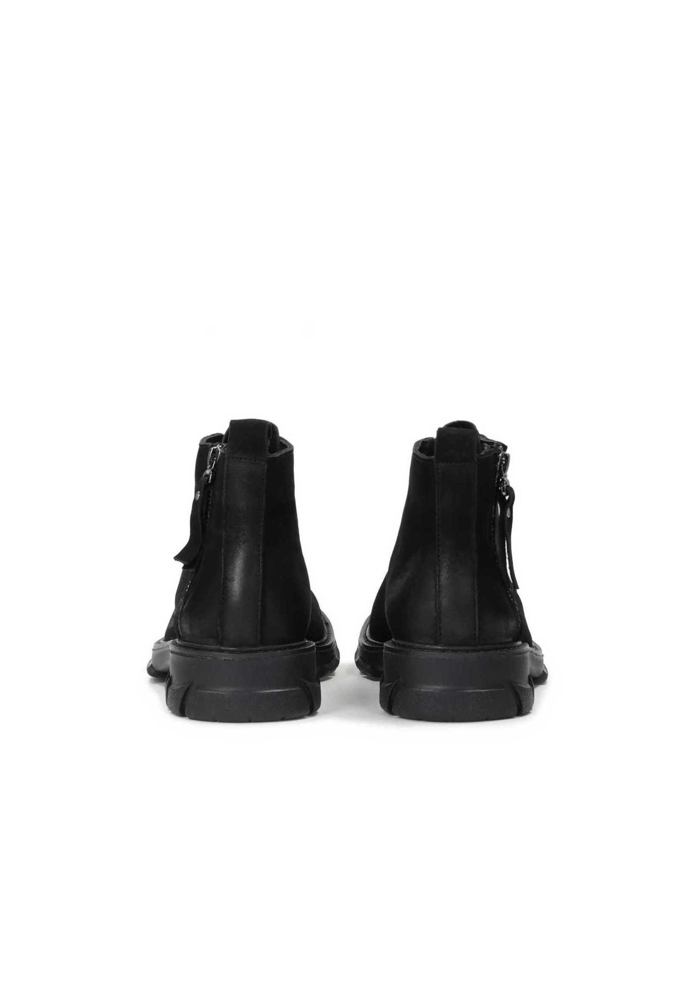 Boots stringati di Kazar in nero