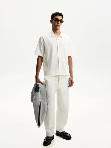 Loosefit Pantalon Bershka en blanc