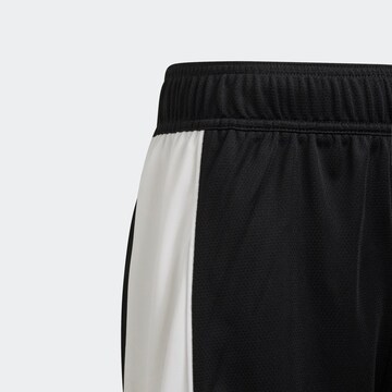 Loosefit Pantaloni sportivi di ADIDAS PERFORMANCE in nero