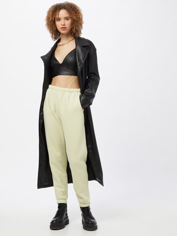 Gina Tricot Tapered Broek in Groen