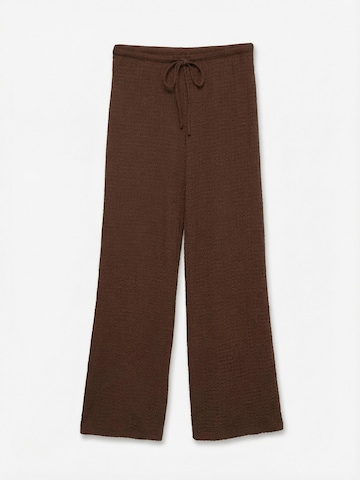 Vero Moda Curve - regular Pantalón en marrón: frente