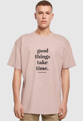 T-Shirt 'Good Things Take Time' Merchcode en beige : devant