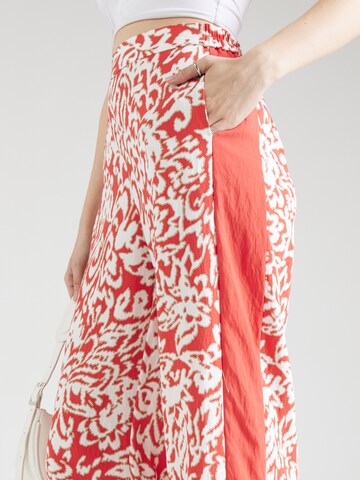 Wide Leg Pantalon COMMA en rouge
