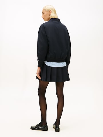 TOMMY HILFIGER Φθινοπωρινό και ανοιξιάτικο μπουφάν σε μπλε