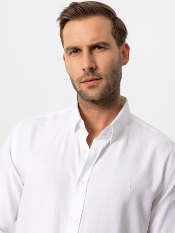 Comfort fit Camicia business di Antioch in bianco