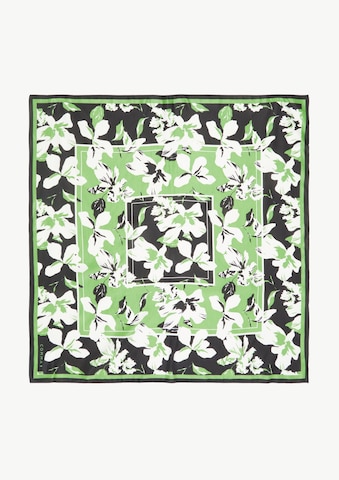 COMMA Shawl in Green: front