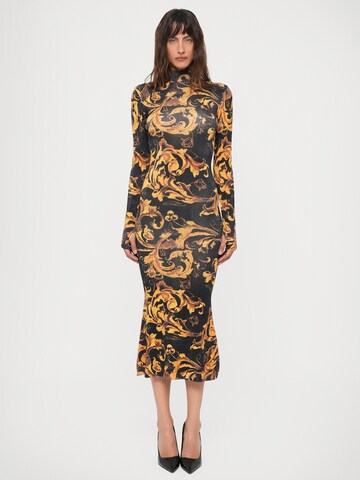 Versace Jeans Couture Strikkjole i sort: forside