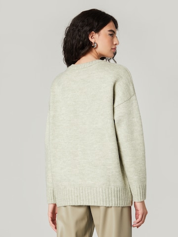 Guido Maria Kretschmer Women Sweater 'Mila' in Green