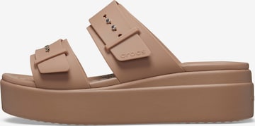 CrocsNatikače s potpeticom 'Brooklyn ' - smeđa boja: prednji dio