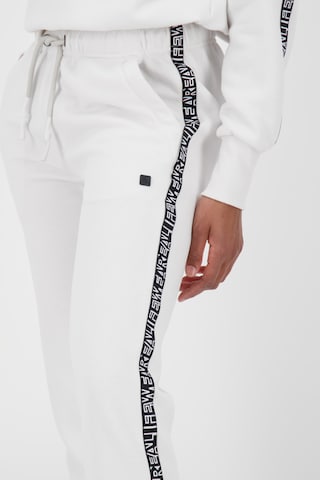 Alife and Kickin Tapered Pants 'MonaAK' in White