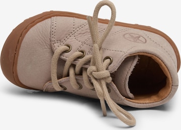 BISGAARD أحذية للرضع 'Hale' بلون بيج