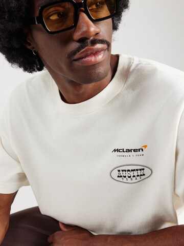 Abercrombie & Fitch Tričko 'McLaren Austin Capsule' - Biela