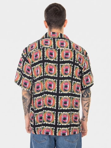 Fit confort Chemise 'Pop Top' HUF en mélange de couleurs