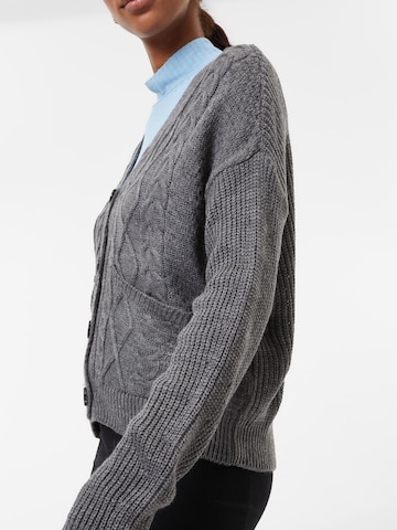 Cardigan Trendyol en gris