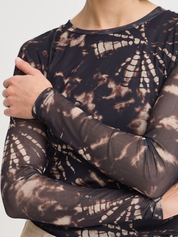b.young - Camiseta 'PROMESH' en marrón