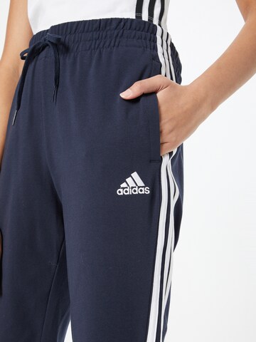 ADIDAS SPORTSWEAR Tapered Sportbroek 'Essentials' in Blauw