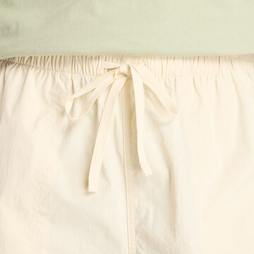 new balance Loosefit Cargobroek in Beige