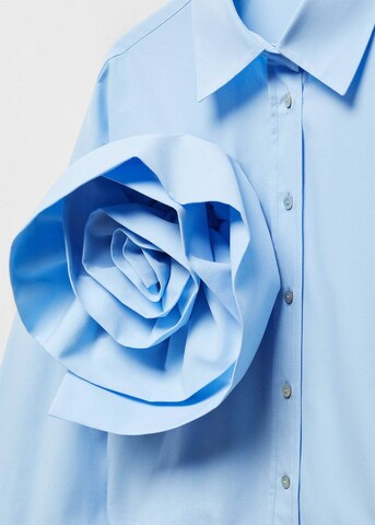Bluză 'Orchid' de la MANGO pe albastru