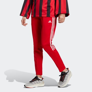 ADIDAS SPORTSWEAR Tapered Sportbyxa 'Tiro Suit Up Lifestyle' i röd: framsida