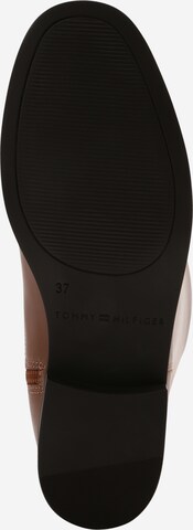 TOMMY HILFIGER Kozačky – hnědá