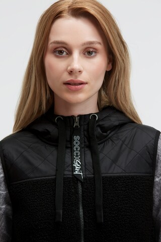 Soccx Vest in Black
