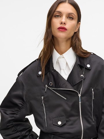 melns Karl Lagerfeld Starpsezonu jaka