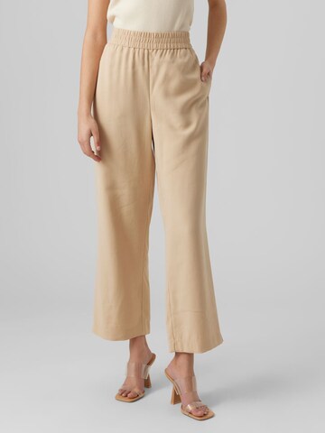 Wide Leg Pantalon 'Carmen' VERO MODA en beige : devant