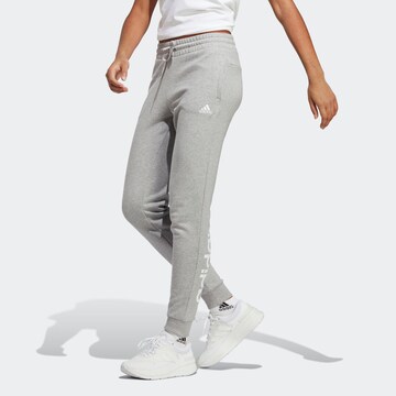 ADIDAS SPORTSWEAR Tapered Sporthose 'Essentials' in Grau: predná strana