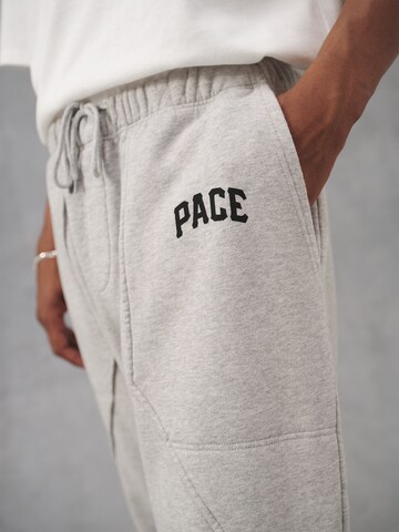 Pacemaker Tapered מכנסיים 'Jonas' באפור