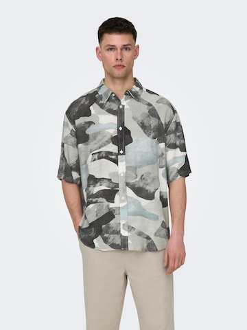 Only & Sons - Ajuste confortable Camisa 'Bud' en gris: frente