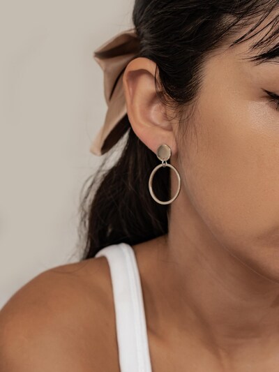 Hey Happiness Ohrringe 'Kreis' in silber, Produktansicht