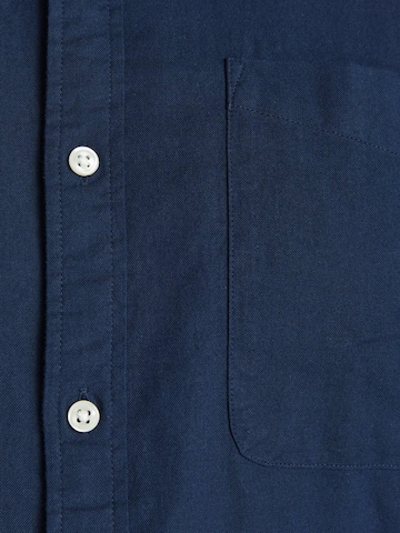 Jack & Jones Plus - Ajuste regular Camisa 'Oxford' en azul
