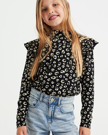 WE Fashion Blouse in Black: front