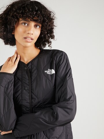 THE NORTH FACE Куртка в спортивном стиле 'Ampato' в Черный