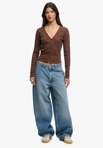 Superdry & Co Gebreid vest 'Athletic Essential' in Bruin