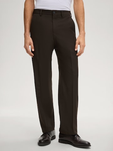 Regular Pantalon STRELLSON en marron : devant