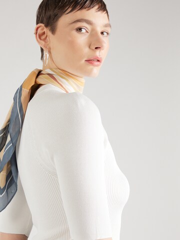 Pull-over COMMA en blanc