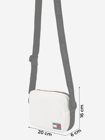 Tommy Jeans Skuldertaske 'ESSENTIAL DAILY' i hvid