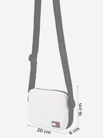 Tommy Jeans Skuldertaske 'ESSENTIAL DAILY' i hvid