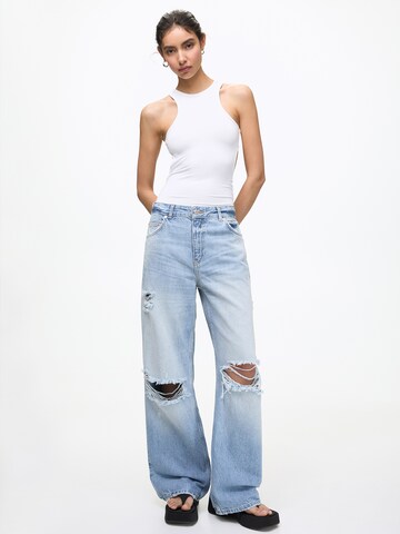 Pull&Bear Широка кройка Дънки в синьо