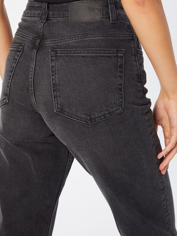 NU-IN Regular Jeans i svart