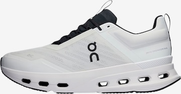 Sneaker bassa di ON-Running in bianco: frontale