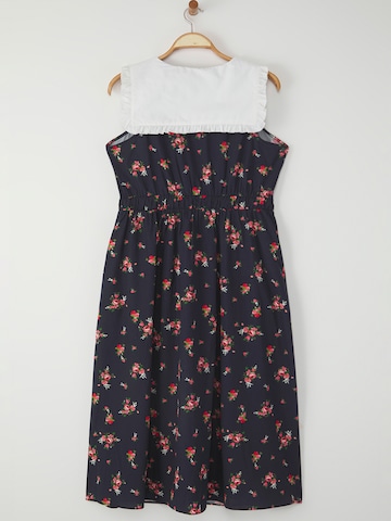 Abito camicia di Trendyol Curve in colori misti